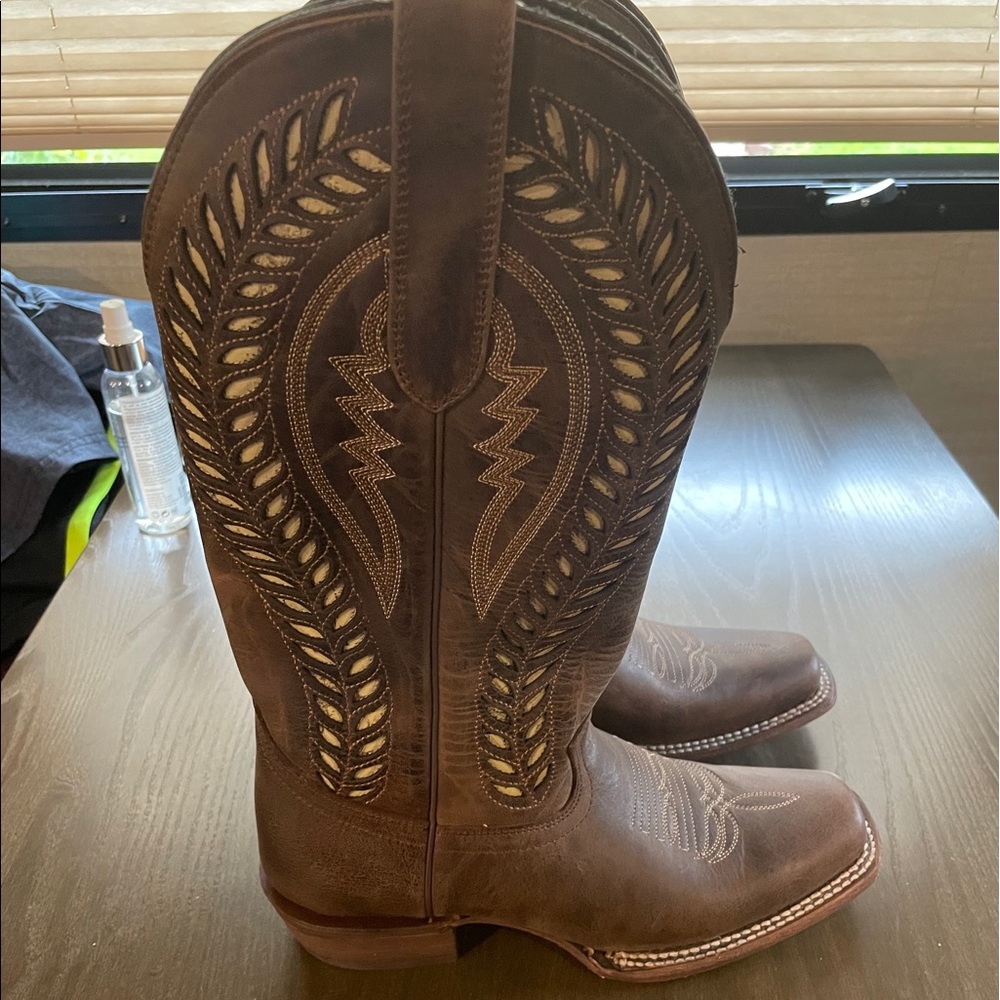 Cowboots